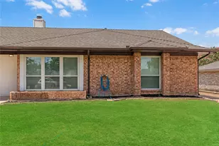 2429 Chestnut Way, Bedford, TX 76022 - Photo 2