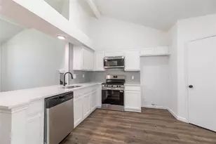 2429 Chestnut Way, Bedford, TX 76022 - Photo 8