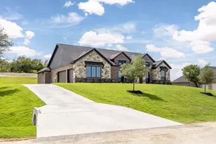 132 Oak Mdw Ln, Weatherford, TX 76085 - Photo 2