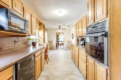 1226 Glen Loch Drive, Irving, TX 75062 - Photo 8