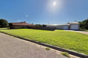 804 Fox Hollow Rd, Eastland, TX 76448 - Photo 4