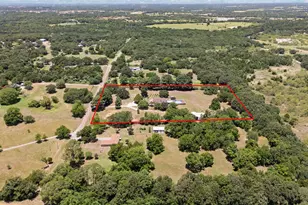 1309 Shannon Dr, Cleburne, TX 76031 - Photo 2