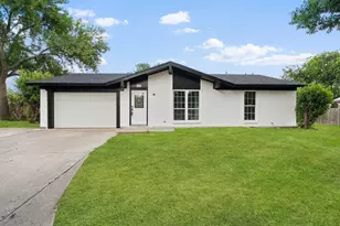 2118 Lamont Dr, Garland, TX 75040 - Photo 2