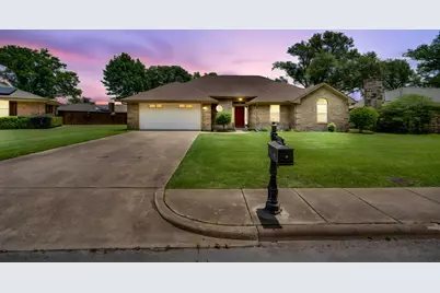 404 Highland Drive, Ennis, TX 75119 - Photo 2