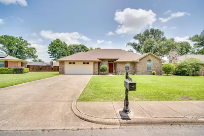 404 Highland Drive, Ennis, TX 75119 - Photo 1