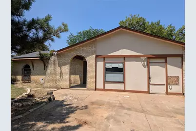 7501 Acapulco Road, Fort Worth, TX 76112 - Photo 2