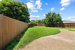 2006 Toulon Ln, Carrollton, TX 75007 - Photo 28