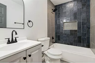 806 10th Street, Grand Prairie, TX 75051 - Photo 14
