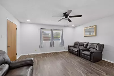 908 W Heron Street, Denison, TX 75020 - Photo 32