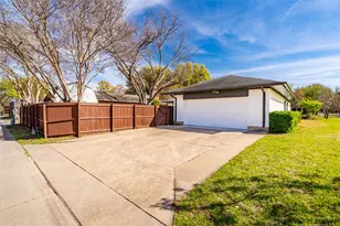 921 Bromwich St, Garland, TX 75040 - Photo 30