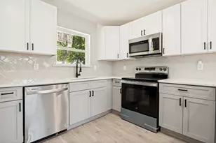 414 Dawson Cir, Grand Prairie, TX 75051 - Photo 6