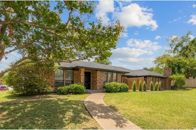 306 Bardfield Avenue, Garland, TX 75041 - Photo 2