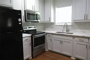818 Thomas St, Denton, TX 76201 - Photo 6