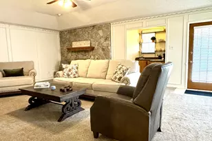 113 NE Timber Ridge Dr, Burleson, TX 76028 - Photo 6