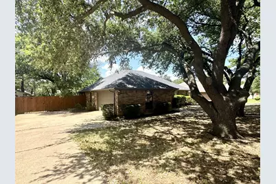 113 NE Timber Ridge Drive, Burleson, TX 76028 - Photo 2