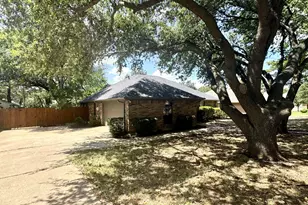 113 NE Timber Ridge Dr, Burleson, TX 76028 - Photo 2