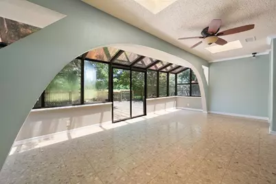 2211 Southcrest Drive, Arlington, TX 76013 - Photo 10