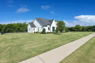 101 Orchard Acres Ct, Ennis, TX 75119 - Photo 2