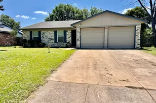 702 Meadowview Dr, Mansfield, TX 76063 - Photo 2