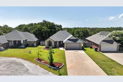 7206 Hackberry Court, Granbury, TX 76048 - Photo 2