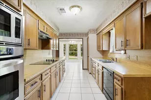 1621 Idlewood Dr, Sherman, TX 75092 - Photo 10
