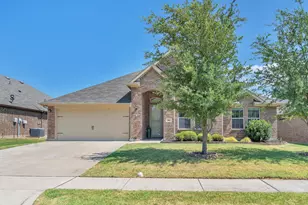 216 Ovaletta Dr, Justin, TX 76247 - Photo 2