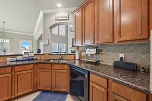 4501 Woodcrest Ln, Mansfield, TX 76063 - Photo 10