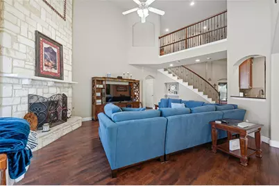 4501 Woodcrest Lane, Mansfield, TX 76063 - Photo 4