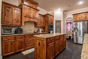 1009 Sky Ct, Weatherford, TX 76085 - Photo 6