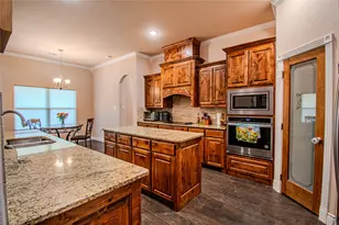 1009 Sky Ct, Weatherford, TX 76085 - Photo 4