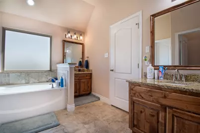 1009 Sky Court, Weatherford, TX 76085 - Photo 14