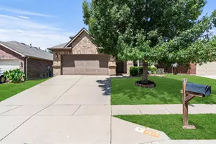 6137 Redear Dr, Fort Worth, TX 76179 - Photo 4