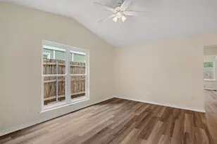 1815 Lipscomb St, Fort Worth, TX 76110 - Photo 12