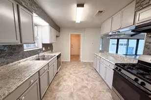 316 Brookwood Dr, DeSoto, TX 75115 - Photo 2