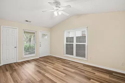 1811 Lipscomb Street, Fort Worth, TX 76110 - Photo 4