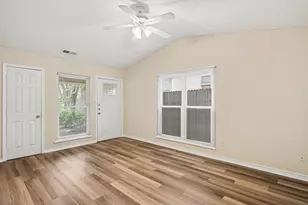 1811 Lipscomb St, Fort Worth, TX 76110 - Photo 4