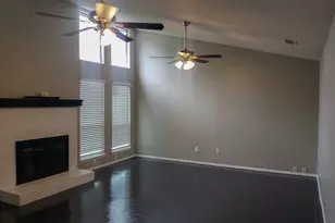 7663 Blue Carriage Ct, Fort Worth, TX 76120 - Photo 4
