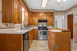 207 N Marable St, West, TX 76691 - Photo 10