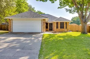 1200 Windy Meadows Dr, Burleson, TX 76028 - Photo 2