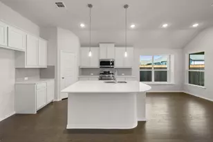 461 Carnero Dr, Granbury, TX 76048 - Photo 2