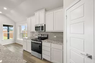 461 Carnero Dr, Granbury, TX 76048 - Photo 8
