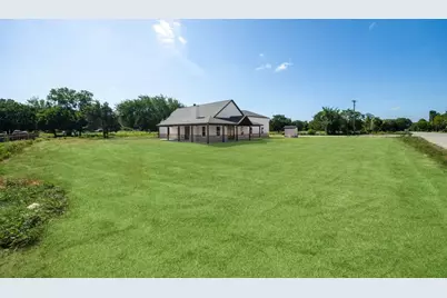 181 County Road 4757, Rhome, TX 76078 - Photo 30