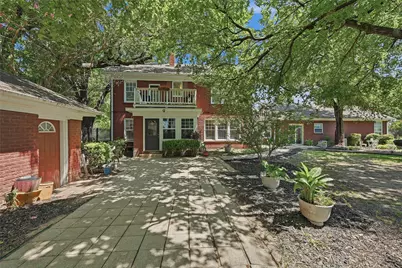 221 W 5th Street, Bonham, TX 75418 - Photo 36