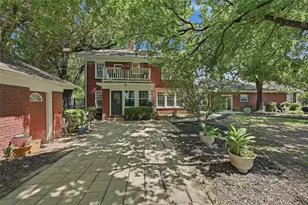 221 W 5th St, Bonham, TX 75418 - Photo 36