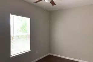 1012 Faye St, Gainesville, TX 76240 - Photo 8