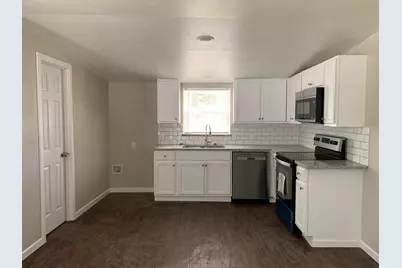 1012 Faye Street, Gainesville, TX 76240 - Photo 2