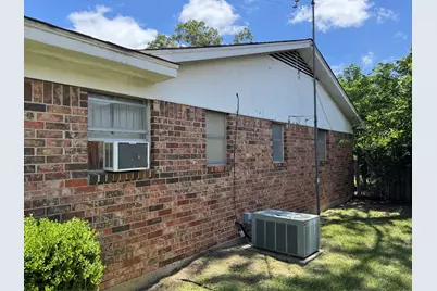 6637 Vega Drive, Fort Worth, TX 76133 - Photo 2