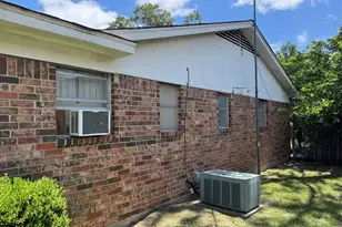 6637 Vega Dr, Fort Worth, TX 76133 - Photo 2