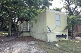 15 Blue Star Dr, Keene, TX 76059 - Photo 2