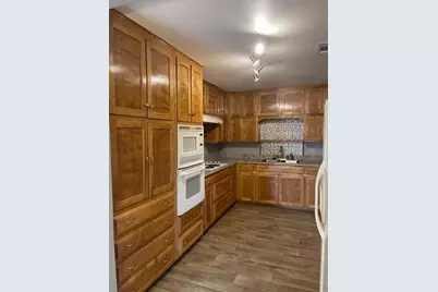 609 Williamsburg Court, Granbury, TX 76048 - Photo 6